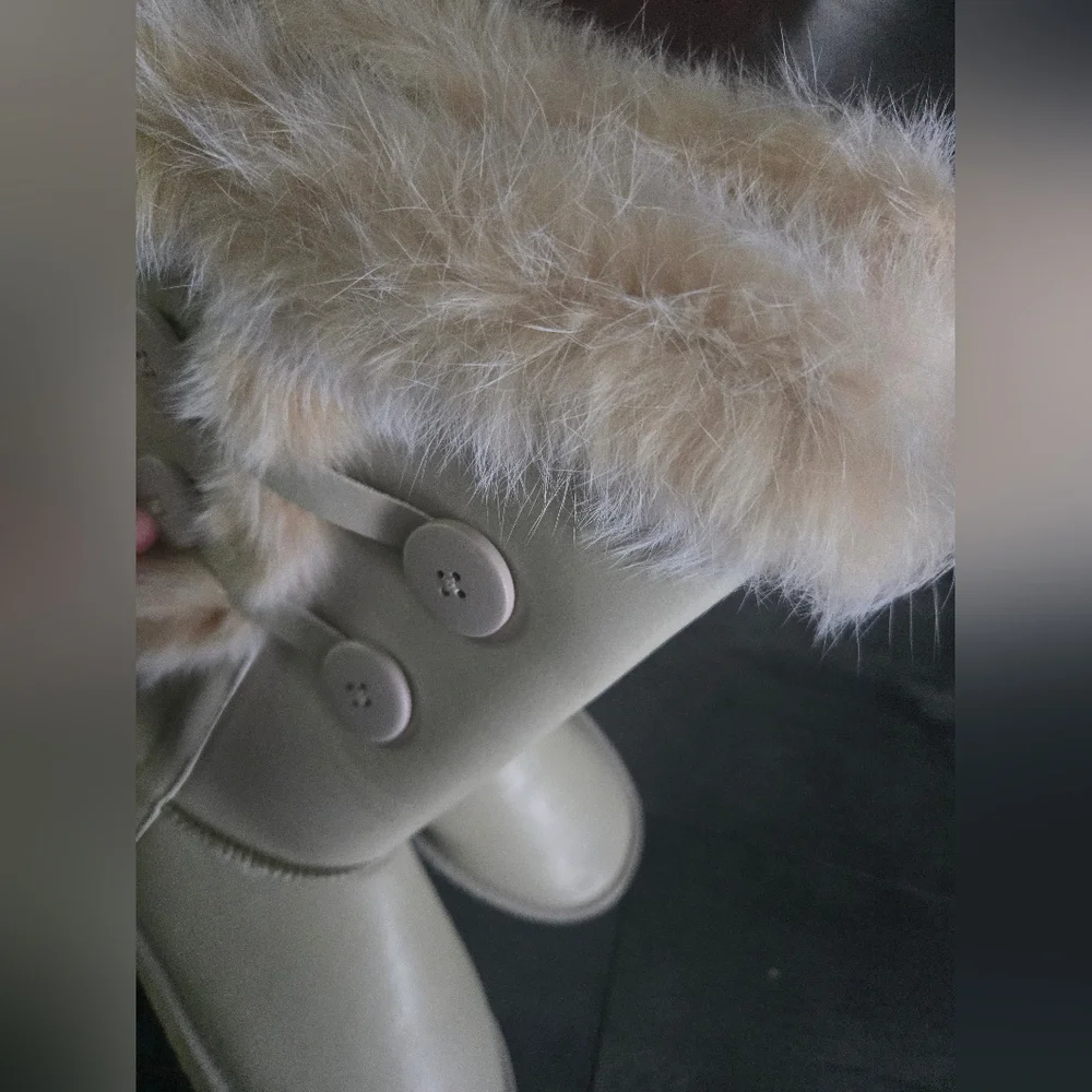 SilverDew Ivory Faux Fur Lined Winter Boots Triple Button Cozy Women's Boots
